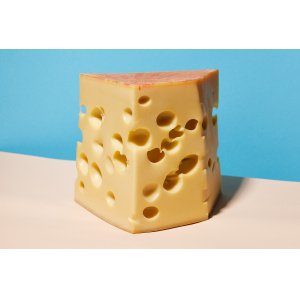 Schweizer Bergkse, junger Emmentaler Hhlengereift (A.O.P.)